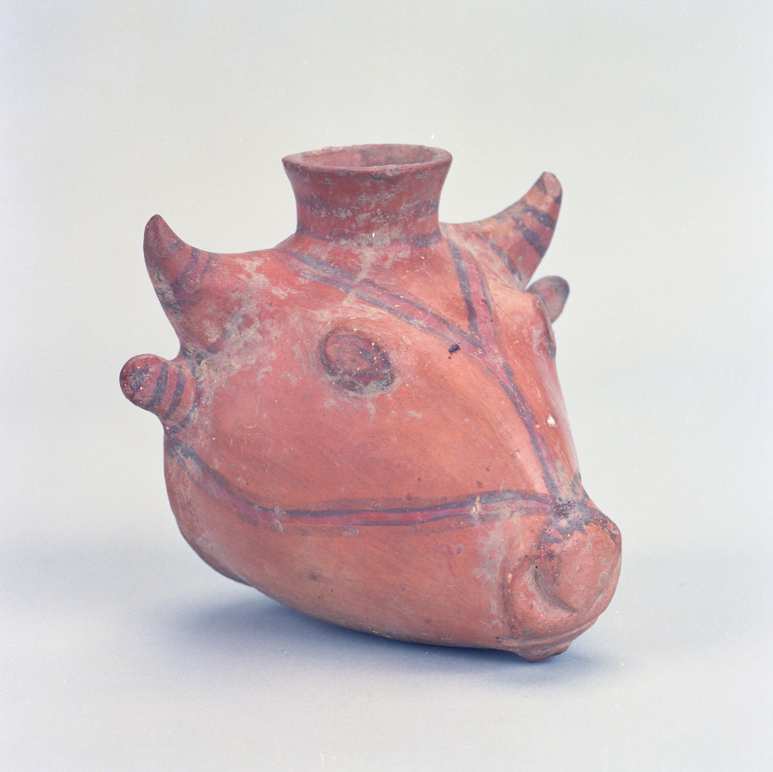 牛頭形リュトン